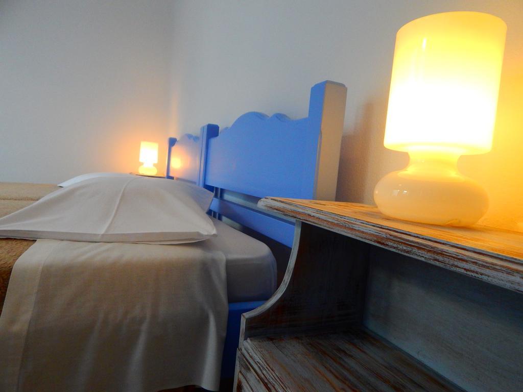 Evgenia Rooms And Apartments Folégandros Rum bild