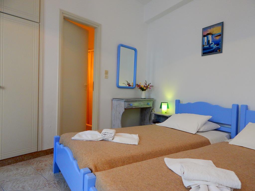 Evgenia Rooms And Apartments Folégandros Rum bild