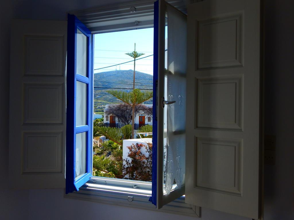 Evgenia Rooms And Apartments Folégandros Exteriör bild