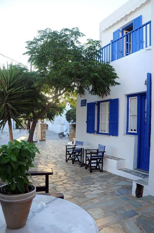 Evgenia Rooms And Apartments Folégandros Exteriör bild