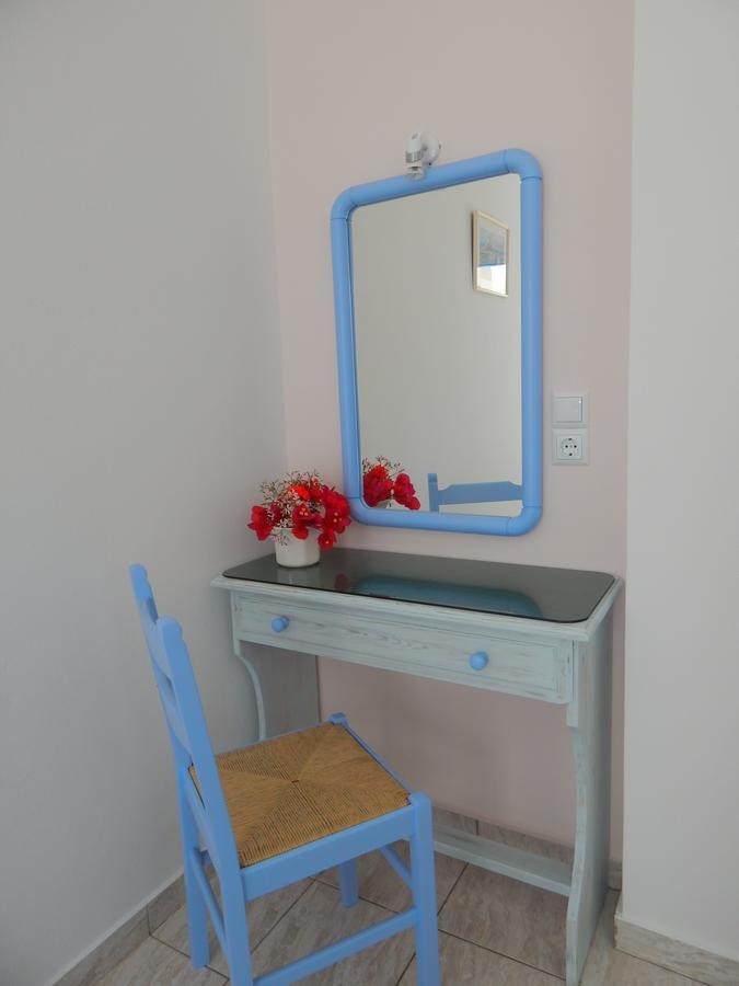 Evgenia Rooms And Apartments Folégandros Rum bild