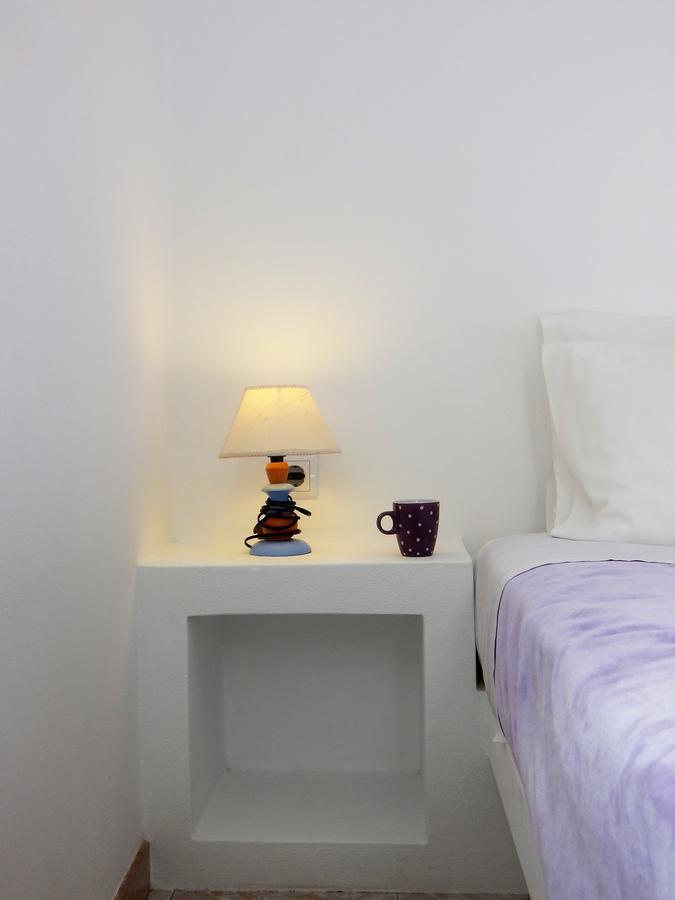 Evgenia Rooms And Apartments Folégandros Exteriör bild