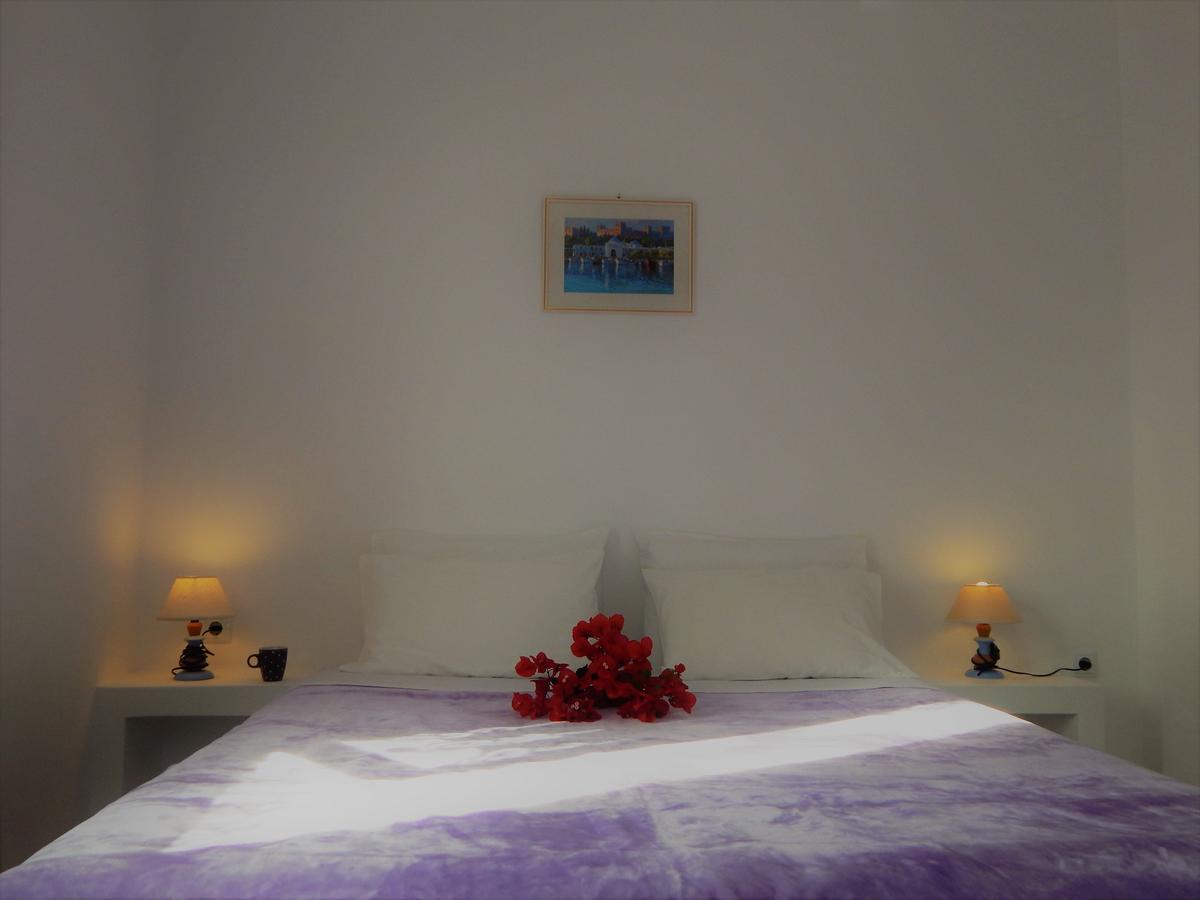 Evgenia Rooms And Apartments Folégandros Exteriör bild